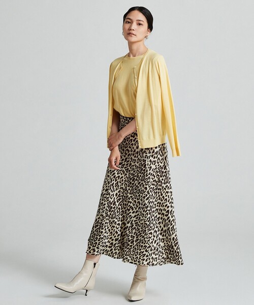 TOMORROWLAND （トゥモローランド）の「スーパーファインウール クルーネックカーディガン（カーディガン/ボレロ・レディース・チャコールグレー/ネイビー/カーキ/ピンク/イエロー/ライトベージュ・S/M）」の9枚目の写真