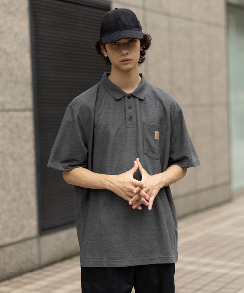 Carhartt（カーハート）の「【Carhartt / カーハート】 ロゴ ポケット ポロシャツ（ポロシャツ・メンズ・チャコールグレー/ブラック/ネイビー/グレー/カーキ・S/M/XL/L）」の2枚目の写真