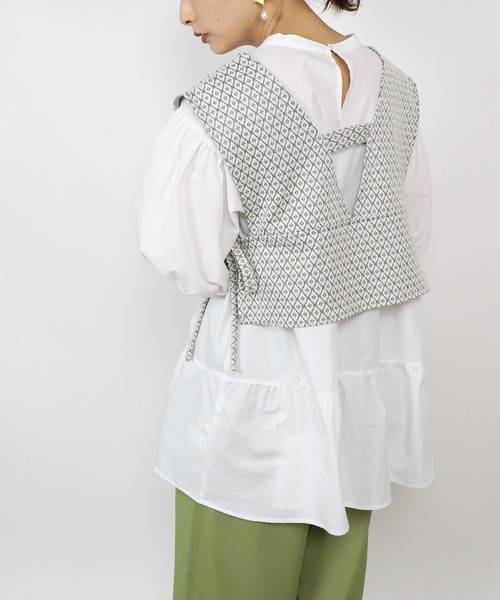 BKhome（ビーケーホーム）の「WEB限定 ビスチェ×ティアードブラウス（シャツ/ブラウス・レディース・オフホワイト/パープル・FREE）」の2枚目の写真