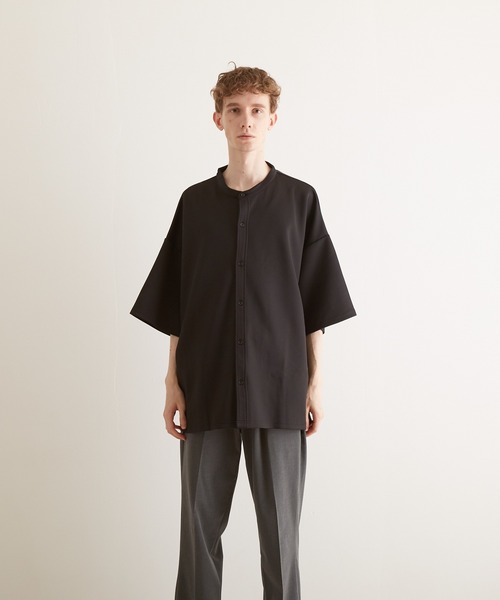VIBGYOR(ヴィブジョー)の「【VIBGYOR BY AS】薄手ポンチ5分袖バンドカラーシャツ(BL)(シャツ/ブラウス・メンズ・ホワイト/ブラック/ブルーグレー/グレイッシュベージュ・MEDIUM/LARGE)」の9枚目の写真