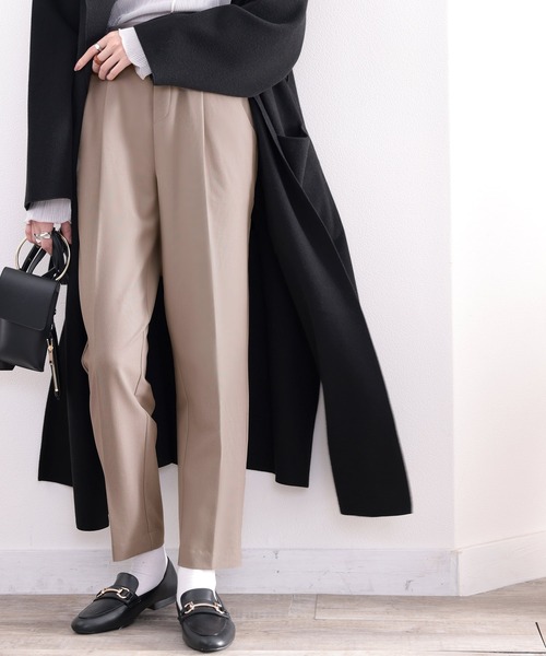 セール】きちんと感が叶う。タック入りテーパードパンツ（スラックス