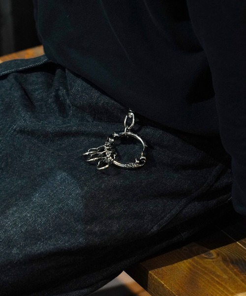 REVI CAST MADE(レヴィキャストメイド)の「レビキャストメイド スカル ビッグ キーチェーンホルダー(キーホルダー・メンズ・シルバー・FREE)」の7枚目の写真