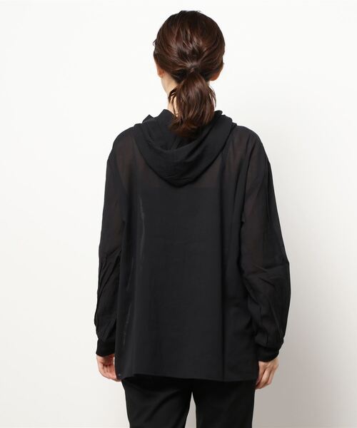 KOBE LETTUCE（コウベレタス）の「シアーフーディシャツ（シャツ/ブラウス・レディース・グレイッシュベージュ/ブラック・FREE）」の4枚目の写真