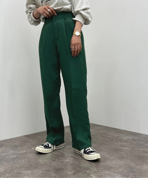 apres jour mignon（アプレジュールミニョン）の「センタープレスストレートパンツ【SETUP着用可能】【ZOZOTOWN限定アイテム】（その他パンツ・レディース・パープル系その他3/ブラック/ダークグリーン/グリーン系その他2・MEDIUM/X-LARGE/SMALL）」の3枚目の写真