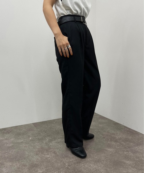 apres jour mignon（アプレジュールミニョン）の「センタープレスストレートパンツ【SETUP着用可能】【ZOZOTOWN限定アイテム】（その他パンツ・レディース・パープル系その他3/ブラック/ダークグリーン/グリーン系その他2・MEDIUM/X-LARGE/SMALL）」の6枚目の写真