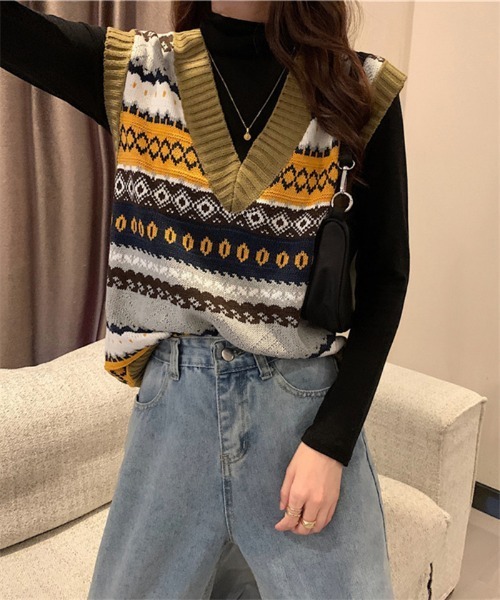 MAISON DE THERESE(メゾン ド テレーズ)の「Vネックノルディック ニットベスト セーター(ベスト・レディース・B/A/C・FREE)」の5枚目の写真