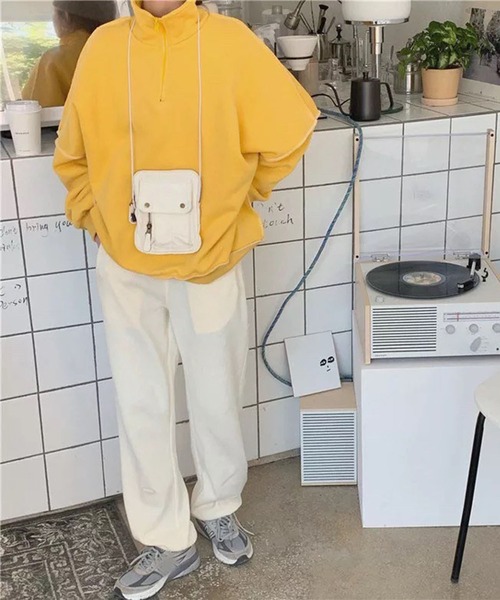 lala Born（ララボーン）の「配色ステッチハーフジップPO（パーカー・レディース・イエロー/グリーン・FREE）」の7枚目の写真