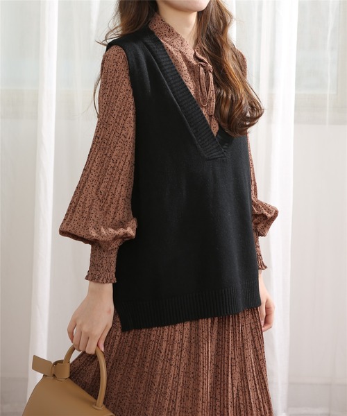 MAISON DE THERESE(メゾン ド テレーズ)の「Vネック 前後差ニットベスト(ベスト・レディース・ブラック/グレー/ベージュ/ブラウン/その他・FREE)」の3枚目の写真