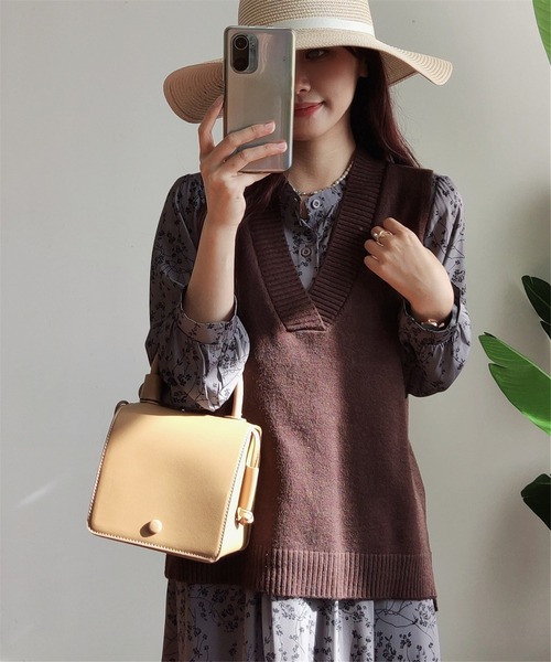 MAISON DE THERESE(メゾン ド テレーズ)の「Vネック 前後差ニットベスト(ベスト・レディース・ブラック/グレー/ベージュ/ブラウン/その他・FREE)」の16枚目の写真