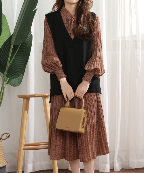 MAISON DE THERESE(メゾン ド テレーズ)の「Vネック 前後差ニットベスト(ベスト・レディース・ブラック/グレー/ベージュ/ブラウン/その他・FREE)」の17枚目の写真