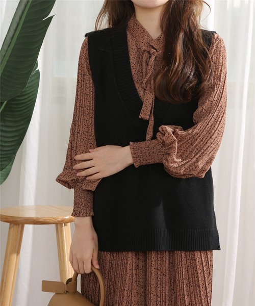 MAISON DE THERESE(メゾン ド テレーズ)の「Vネック 前後差ニットベスト(ベスト・レディース・ブラック/グレー/ベージュ/ブラウン/その他・FREE)」の22枚目の写真