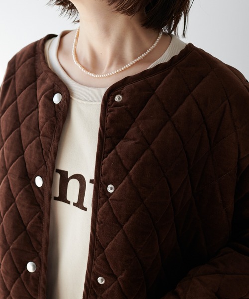 DISCOAT（ディスコート）の「ベロアキルティングコート（ノーカラーコート・レディース・ブラウン/ベージュ・MEDIUM/LARGE）」の19枚目の写真