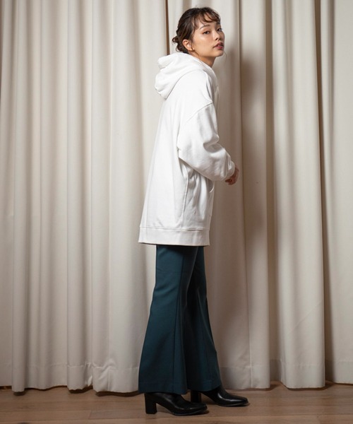 vis-`a-vis（ビサビ）の「【WEB限定】【コラボ】ミチ＆藍にいなイラストプリント裏毛チュニックフーディ（パーカー・レディース・ライトグリーン/ブラック/ホワイト・FREE）」の11枚目の写真