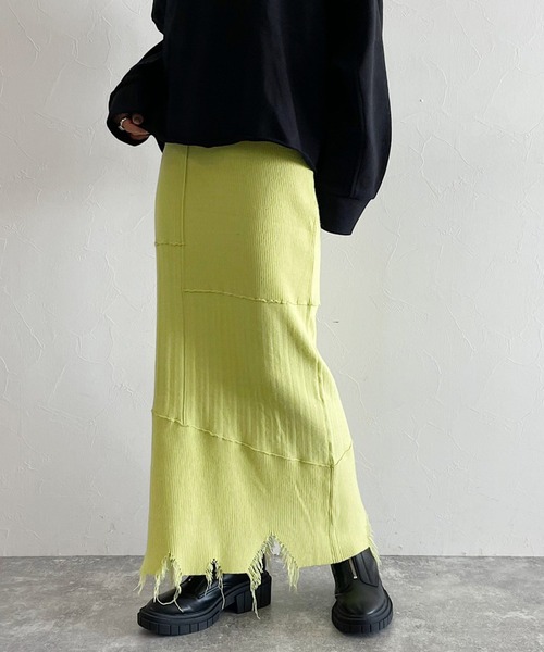 PAGEBOY（ページボーイ）の「ニットダメージスカート（スカート・レディース・ブラック/イエロー/アイボリー・FREE）」の3枚目の写真