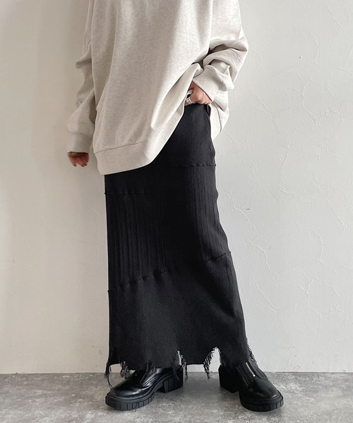 PAGEBOY（ページボーイ）の「ニットダメージスカート（スカート・レディース・ブラック/イエロー/アイボリー・FREE）」の2枚目の写真