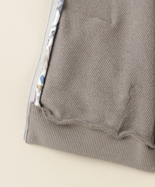 sense of wonder（センスオブワンダー）の「フード裏リバティファブリック裏毛パーカ【日本製】（パーカー・キッズ・モカ/ブルー・110cm/120cm/130cm/80-90cm/100cm）」の7枚目の写真