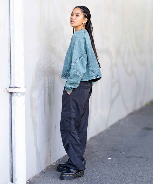 X-girl（エックスガール）の「CHEMICAL WASH CROPPED SWEAT TOP（スウェット・レディース・グリーン/ブラック/ピンク・S/M）」の6枚目の写真