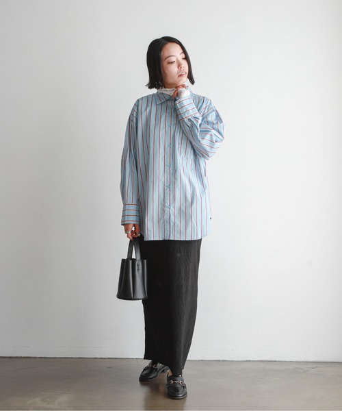 feepur（フェピュール）の「ストライプオーバーカラーシャツ（シャツ/ブラウス・レディース・ベージュ/ネイビー/ピンク/サックスブルー・MEDIUM）」の5枚目の写真