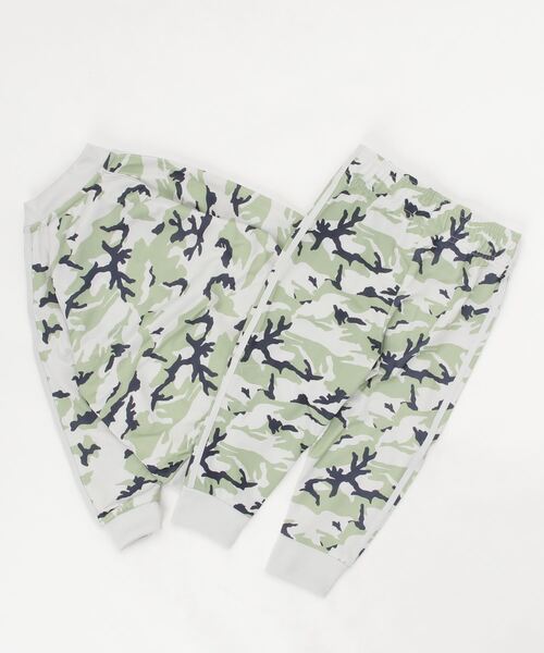 adidas（アディダス）の「カモ SSTセットアップ（上下セット）/ アディダスオリジナルス（ジャージ・キッズ・グレー系その他・100/90）」の2枚目の写真