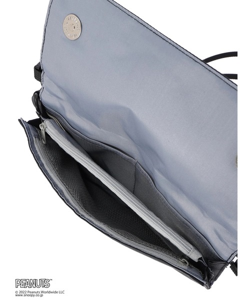 Green　Parks（グリーンパークス）の「■SNOOPY ウォレットショルダー＊（トートバッグ・レディース・ブラック/イエロー・FREE）」の4枚目の写真