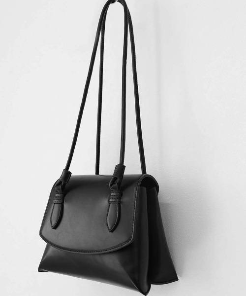LVEU.（ラブユ.）の「Faux leather shoulder bag / 合皮ショルダーバッグ（ショルダーバッグ・レディース・ブラック・FREE）」の9枚目の写真