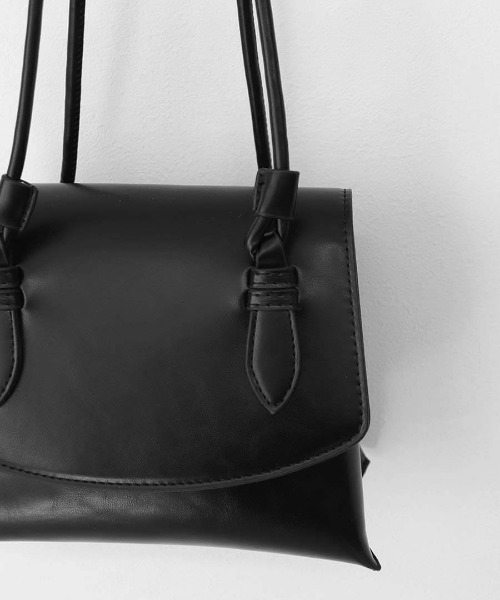 LVEU.（ラブユ.）の「Faux leather shoulder bag / 合皮ショルダーバッグ（ショルダーバッグ・レディース・ブラック・FREE）」の11枚目の写真