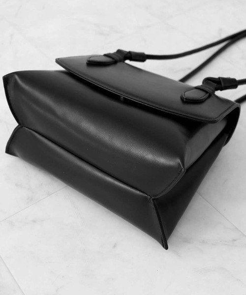 LVEU.（ラブユ.）の「Faux leather shoulder bag / 合皮ショルダーバッグ（ショルダーバッグ・レディース・ブラック・FREE）」の3枚目の写真