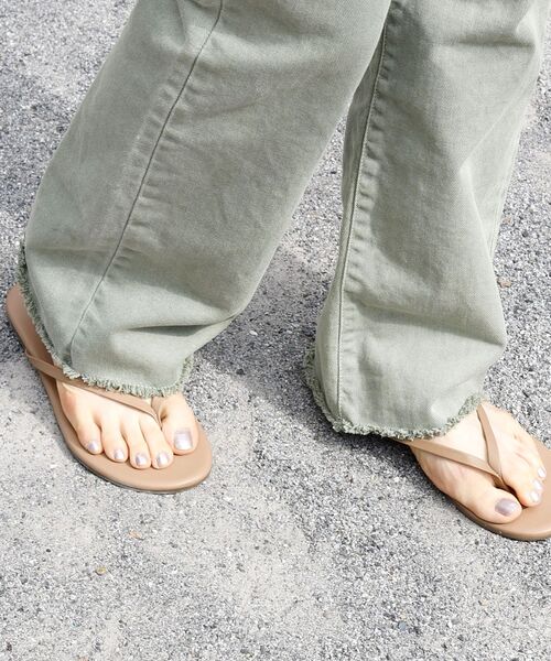 TKEES（ティキーズ）の「TKEES: THONG SANDAL（サンダル・レディース・シルバー/キャメル/ベージュ・38/39/36/37）」の16枚目の写真