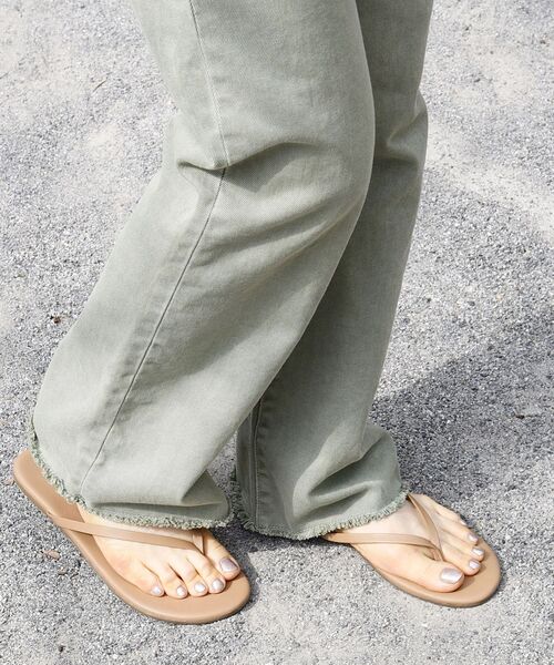 TKEES（ティキーズ）の「TKEES: THONG SANDAL（サンダル・レディース・シルバー/キャメル/ベージュ・38/39/36/37）」の17枚目の写真