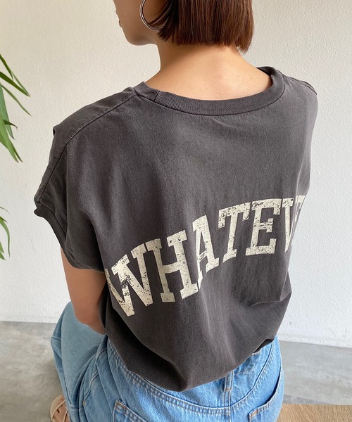 andme(アンドミー)の「ピグメントかすれロゴ背中プリントTシャツ(Tシャツ/カットソー・レディース・スミクロ/オフホワイト/グレイッシュベージュ/モカ/ブルー/グリーン/ラベンダー・M)」の10枚目の写真