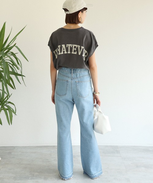 andme(アンドミー)の「ピグメントかすれロゴ背中プリントTシャツ(Tシャツ/カットソー・レディース・スミクロ/オフホワイト/グレイッシュベージュ/モカ/ブルー/グリーン/ラベンダー・M)」の12枚目の写真