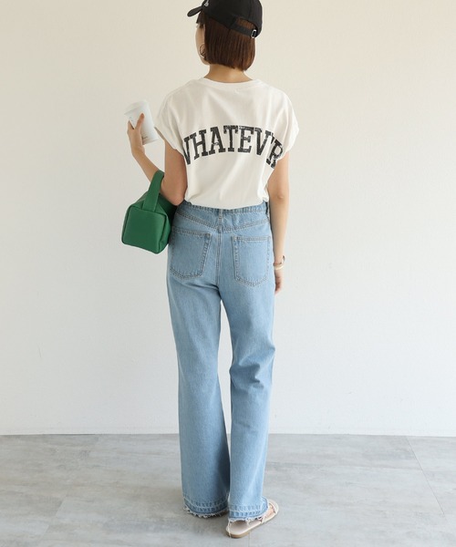 andme(アンドミー)の「ピグメントかすれロゴ背中プリントTシャツ(Tシャツ/カットソー・レディース・スミクロ/オフホワイト/グレイッシュベージュ/モカ/ブルー/グリーン/ラベンダー・M)」の9枚目の写真