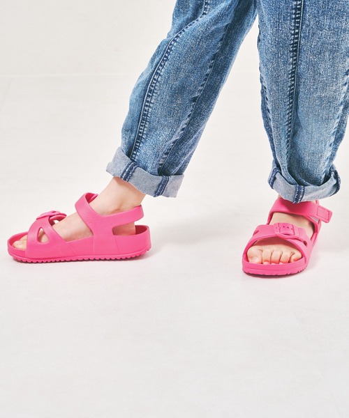 ORiental TRaffic（オリエンタルトラフィック）の「バックルクロスベルトシャワーサンダル K-223 WEB限定アイテム（サンダル・キッズ・ブラック/カーキ/ピンク/ブルー・16.0cm/17.0cm/18.0cm/19.0cm/20.0cm/21.0cm）」の4枚目の写真