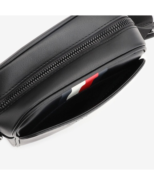 TOMMY HILFIGER(トミーヒルフィガー)の「グローバルストライプミニリポーターバッグ(ショルダーバッグ・メンズ・ブラック・FREE)」の6枚目の写真