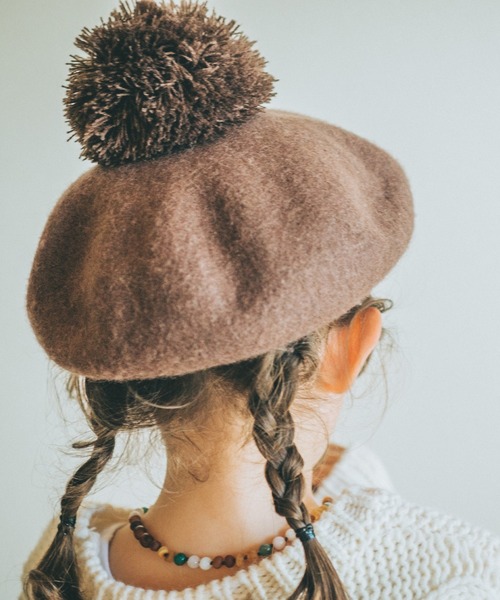 MAKE YOUR DAY（メイクユアデイ）の「梵天付きベレー帽（ハンチング/ベレー帽・キッズ・オレンジ/ブラック/ブラウン/グレー・52/50/56/48/54）」の4枚目の写真