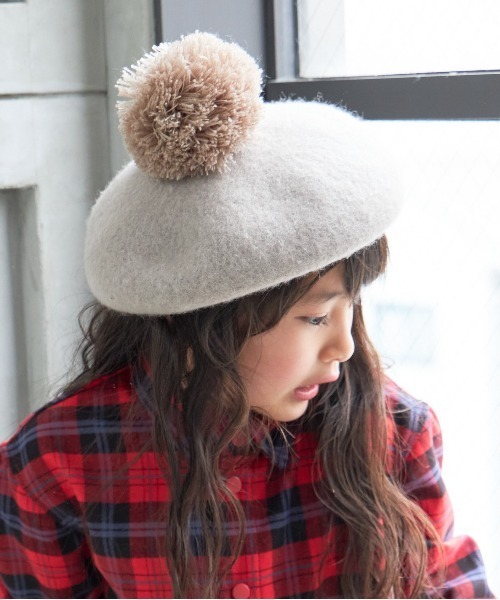 MAKE YOUR DAY（メイクユアデイ）の「梵天付きベレー帽（ハンチング/ベレー帽・キッズ・オレンジ/ブラック/ブラウン/グレー・52/50/56/48/54）」の3枚目の写真