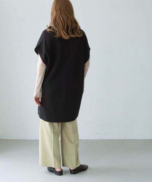 HER CLOSET（ハークローゼット）の「【shemoshelly】ディープVニットベスト（ベスト・レディース・チャコールグレー/ブラック/ライトベージュ/テラコッタ・M）」の10枚目の写真