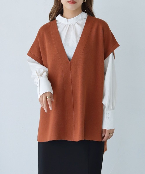 HER CLOSET（ハークローゼット）の「【shemoshelly】ディープVニットベスト（ベスト・レディース・チャコールグレー/ブラック/ライトベージュ/テラコッタ・M）」の16枚目の写真