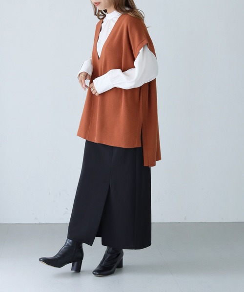 HER CLOSET（ハークローゼット）の「【shemoshelly】ディープVニットベスト（ベスト・レディース・チャコールグレー/ブラック/ライトベージュ/テラコッタ・M）」の21枚目の写真