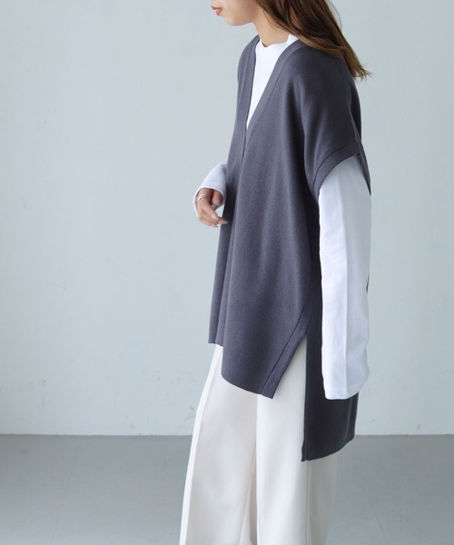 HER CLOSET（ハークローゼット）の「【shemoshelly】ディープVニットベスト（ベスト・レディース・チャコールグレー/ブラック/ライトベージュ/テラコッタ・M）」の12枚目の写真