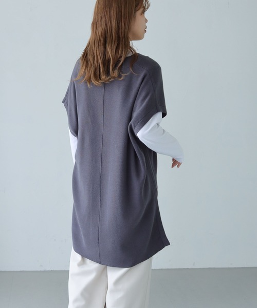 HER CLOSET（ハークローゼット）の「【shemoshelly】ディープVニットベスト（ベスト・レディース・チャコールグレー/ブラック/ライトベージュ/テラコッタ・M）」の13枚目の写真