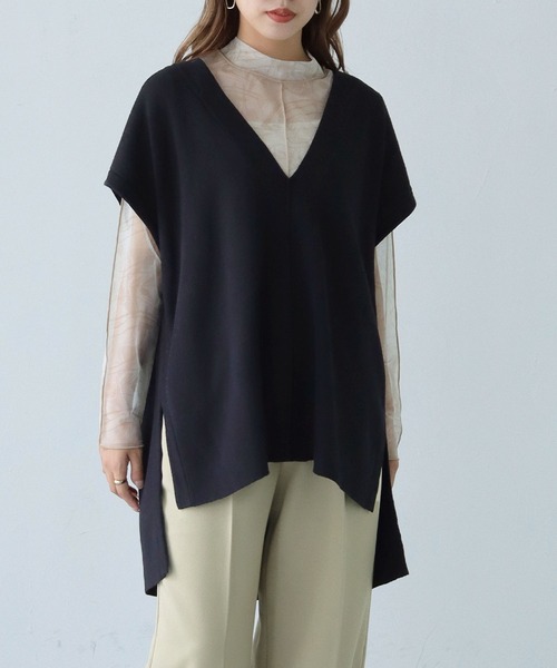 HER CLOSET（ハークローゼット）の「【shemoshelly】ディープVニットベスト（ベスト・レディース・チャコールグレー/ブラック/ライトベージュ/テラコッタ・M）」の6枚目の写真