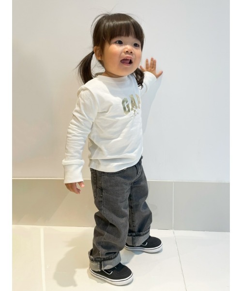 GAP(ギャップ)の「'90s ルーズ オーガニックコットン デニム (ベビー)(デニムパンツ・キッズ・ライトインディゴブルー/ブラック/ブルー・2 YRS/3 YRS/5 YRS/18-24M/12-18M/4 YRS)」の5枚目の写真