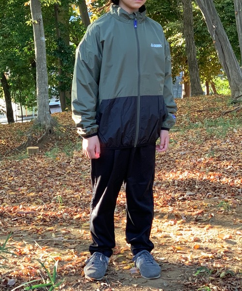 GERRY（ジェリー）の「【30】〔GERRY/ジェリー〕裏トリコット切り替え スタンドジャケット（ナイロンジャケット・キッズ・ブラック/ダークグレー/カーキ/ネイビー/ブラック系その他/ブルー・130/160/150/140）」の22枚目の写真