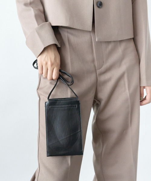 Loco Ocean（ロコオーシャン）の「スマホショルダーバッグ / マルチミニショルダー（ショルダーバッグ・レディース・ホワイト/ブラック・ONE SIZE）」の2枚目の写真