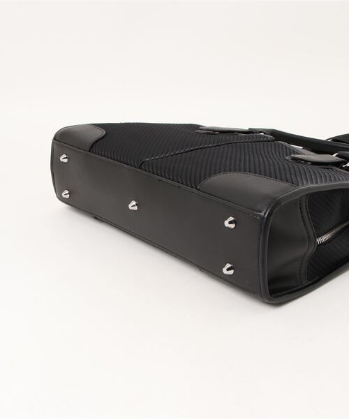 TAKA-Q（タカキュー）の「タカキューメンズ/TAKA-Q:MEN 変形市松 2WAY ブリーフバッグ A4対応（ビジネスバッグ・メンズ・グレー/ブラック・FREE）」の4枚目の写真