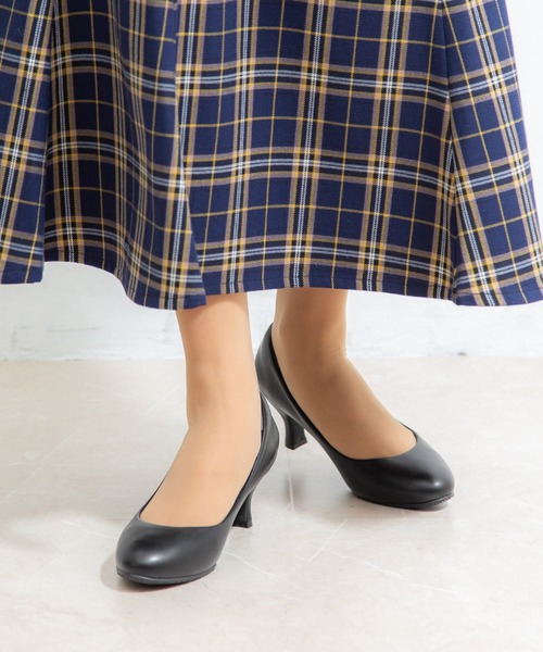 Honeys（ハニーズ）の「快適クッションパンプス（パンプス・レディース・ブラック系その他/チャコールグレー/グレイッシュベージュ/ブラック/パープル系その他/アイボリー・24.0/23.5/22.5/24.5/23.0）」の12枚目の写真