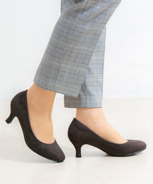 Honeys（ハニーズ）の「快適クッションパンプス（パンプス・レディース・ブラック系その他/チャコールグレー/グレイッシュベージュ/ブラック/パープル系その他/アイボリー・24.0/23.5/22.5/24.5/23.0）」の13枚目の写真