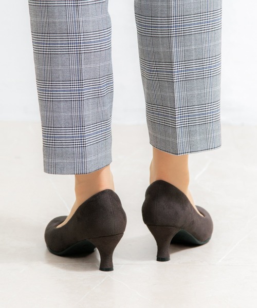 Honeys（ハニーズ）の「快適クッションパンプス（パンプス・レディース・ブラック系その他/チャコールグレー/グレイッシュベージュ/ブラック/パープル系その他/アイボリー・24.0/23.5/22.5/24.5/23.0）」の22枚目の写真