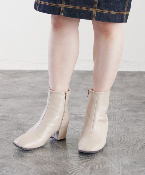 noyau（ノヤウ）の「スクエアトゥショートブーツ（ブーツ・レディース・ブラック/ホワイト×パープル/キャメル/ライトベージュ/ブラック系その他6・S/LL/M/L）」の5枚目の写真